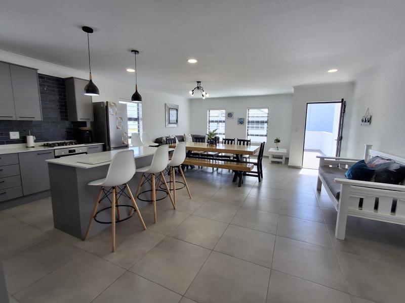 4 Bedroom Property for Sale in Sandy Point Western Cape
